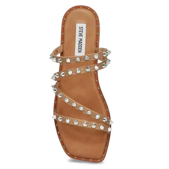 Steve Madden Selina Sandals 9.5 Stud Silver Tan Travel Resort Cruise Flats - Picture 2 of 7